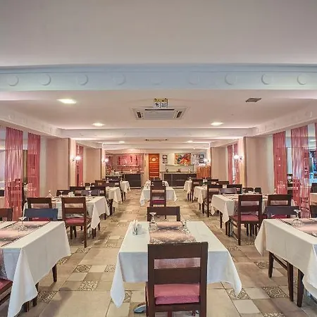 Ideal Pearl - Adult Only 4*